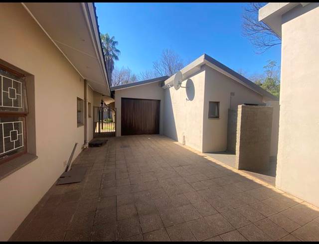 3 BEDROOM HOUSE FOR SALE IN CLUBVILLE